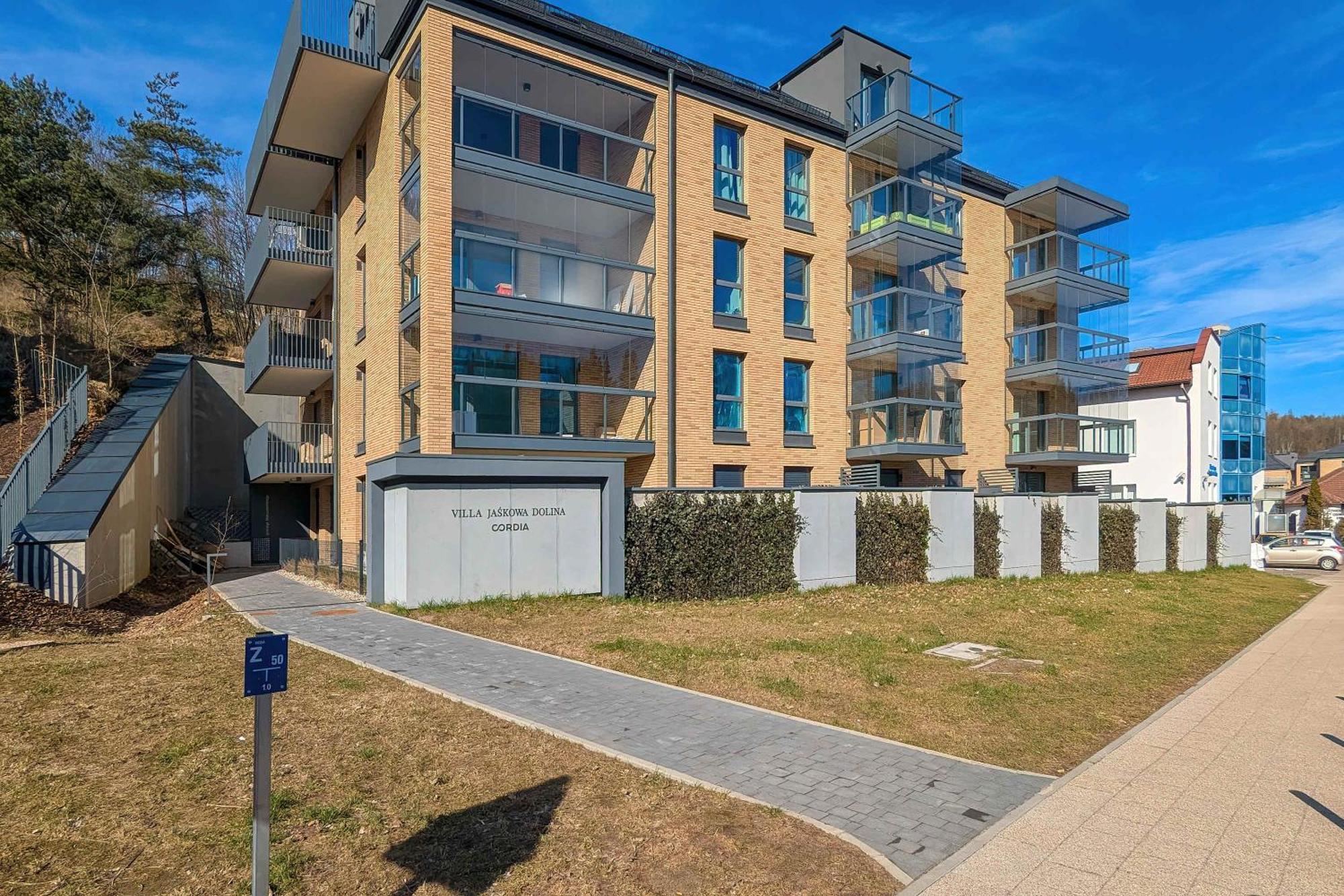 Tasteful In With Garden By Renters Apartment *