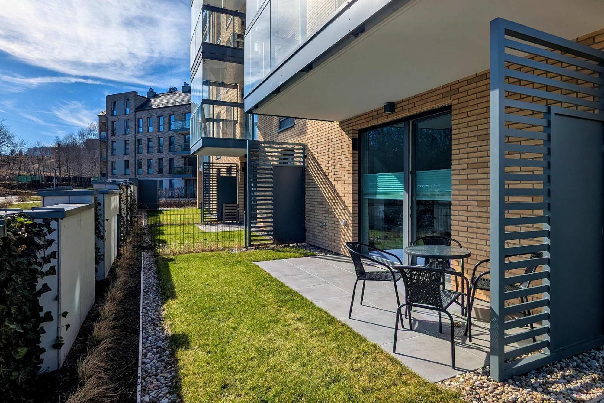 Tasteful In With Garden By Renters Leilighet