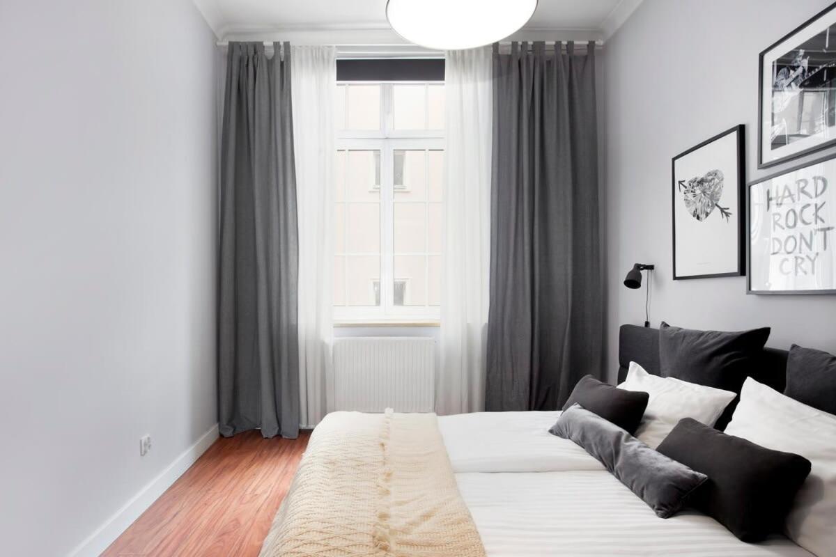 Elite Hard Rock Old Town Apartment