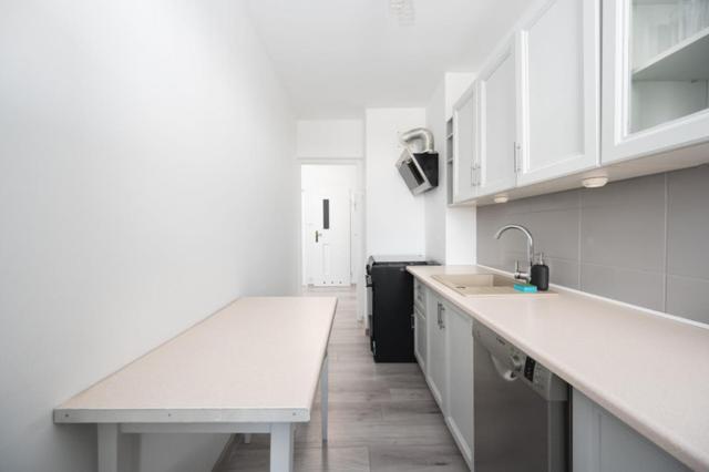Totu Baltic - Korzeniowskiego 28 Brzezno Gdańsk