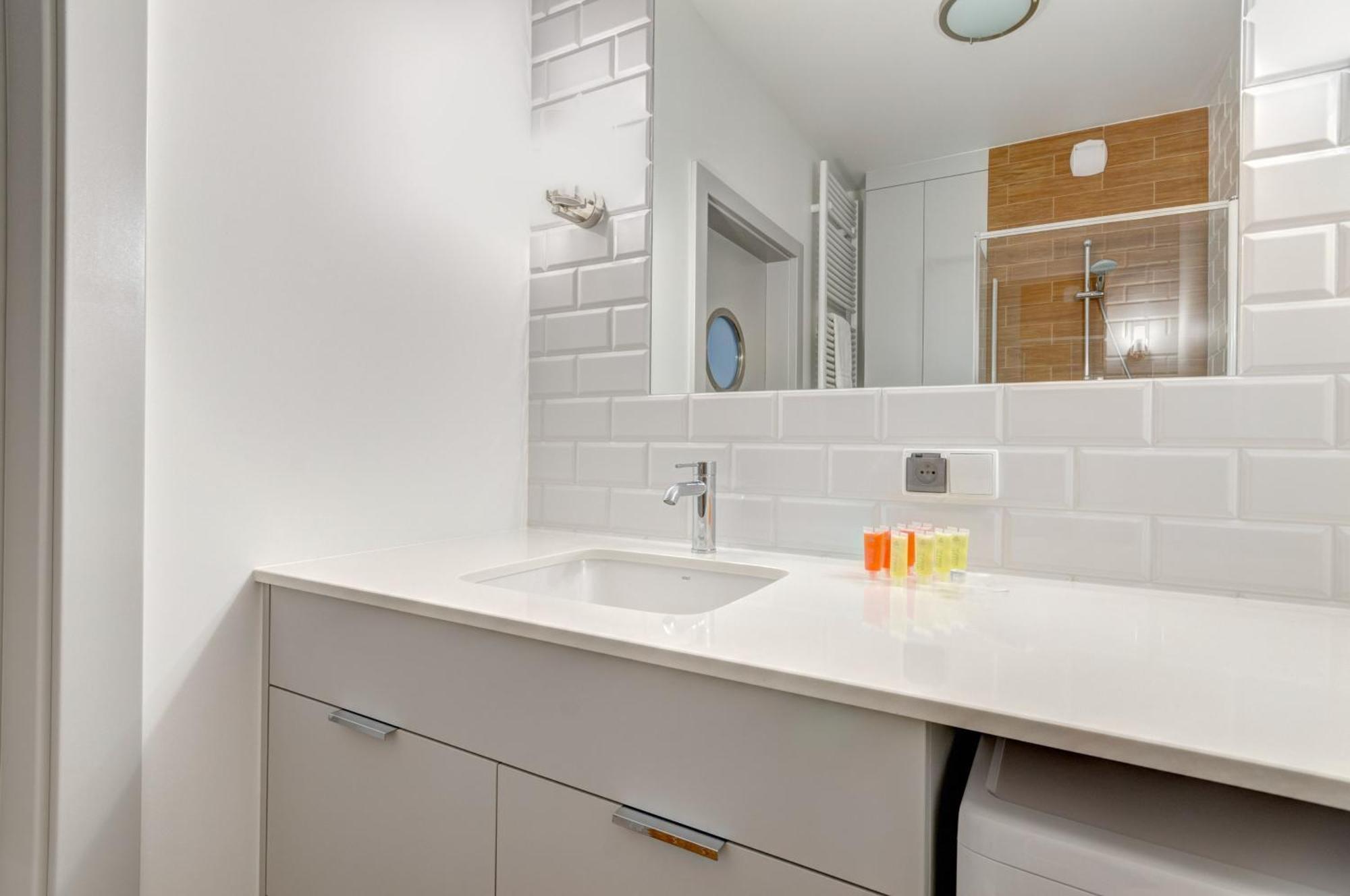Nowa Motlawa Spa, Pool, Gym & Parking By Downtown Apartment