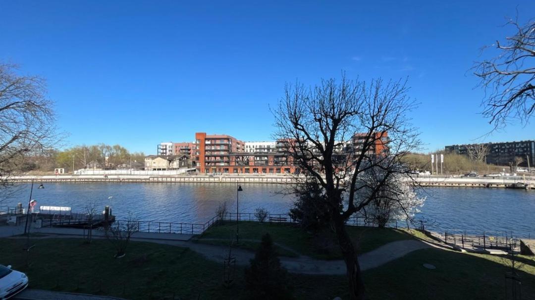 Chlebova - Riverside View Terrace, Free Parking, Gym & Kidsplay By Downtown