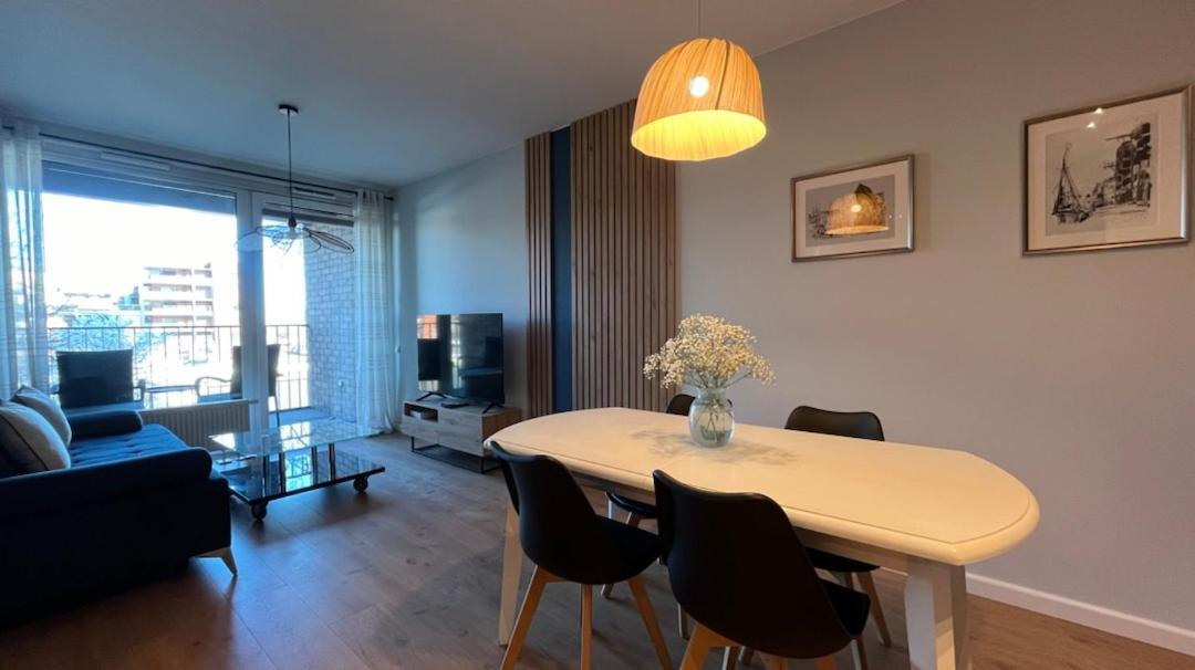 Chlebova - Riverside View Terrace, Free Parking, Gym & Kidsplay By Downtown Leilighet