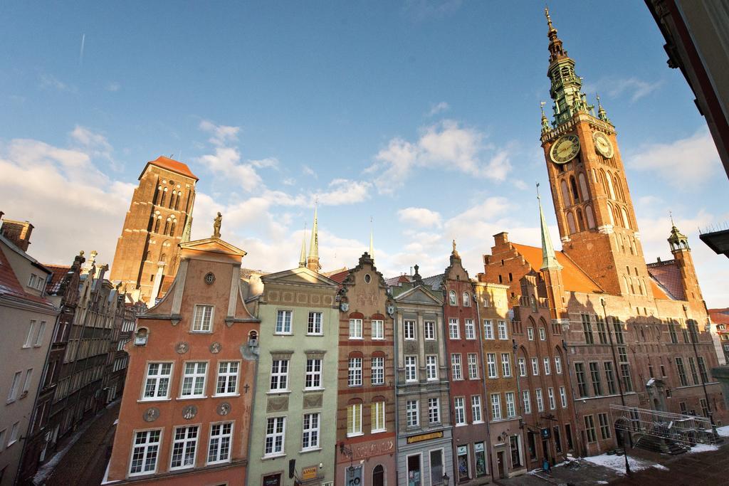 Gdanskie - - Dluga Z Widokiem Na Ratusz I Nad Motlawa * Gdansk