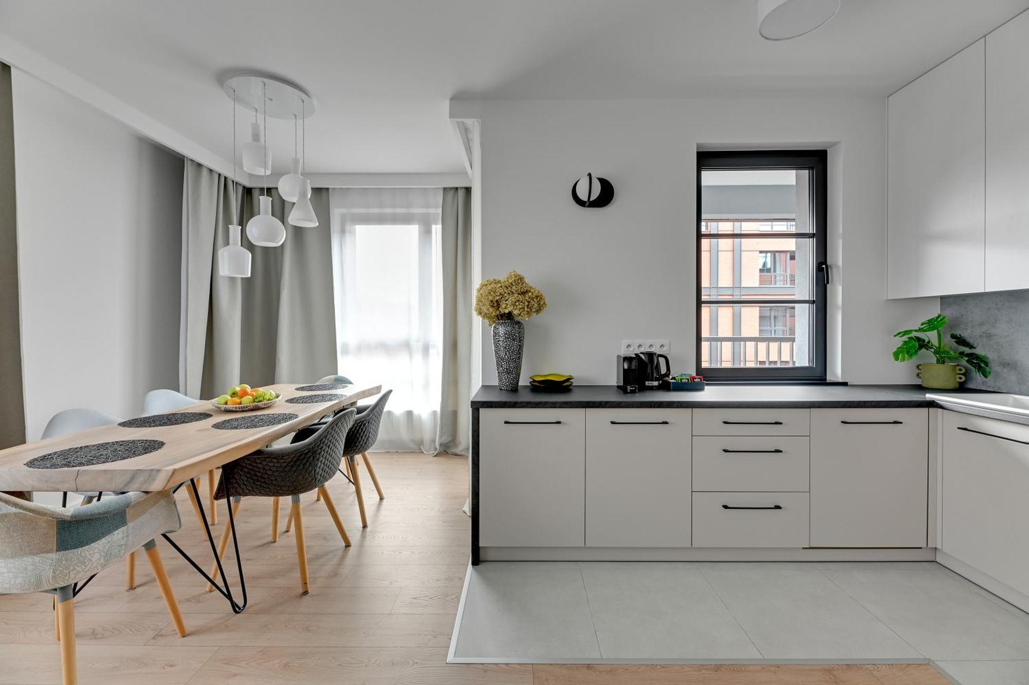 Doki Living - Foodhall & Parking By Downtown Apartment *
