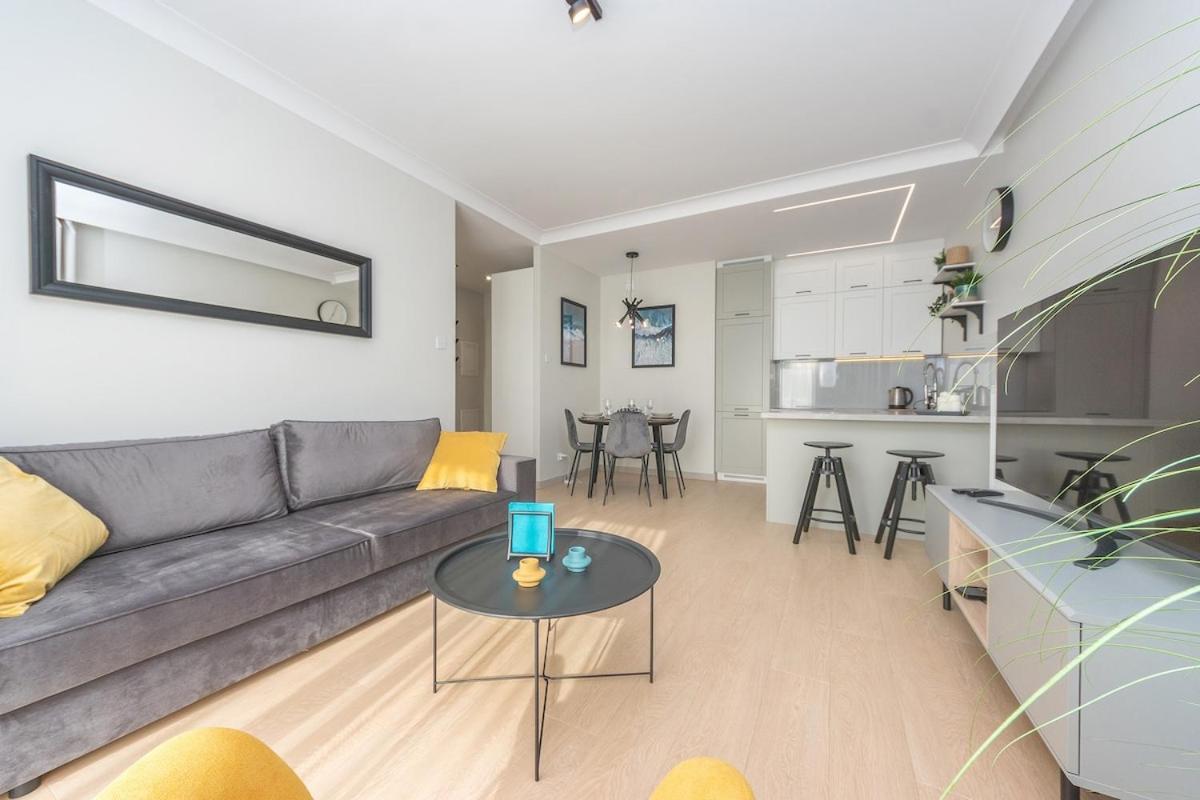 Hello Letnica Z Widokiem Na Morze I Prywatnym Parkingiem Apartamento
