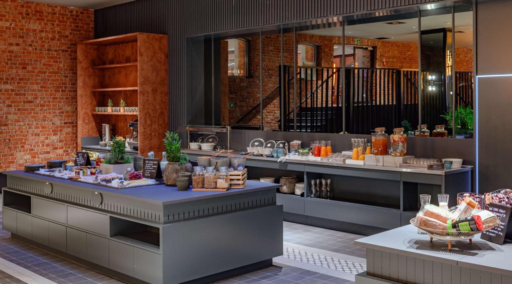 Radisson Hotel&suites, Hotel 4*