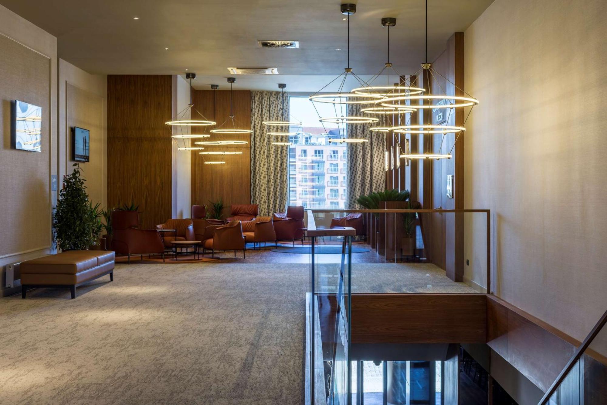 Hotel Radisson Hotel&suites, 4*