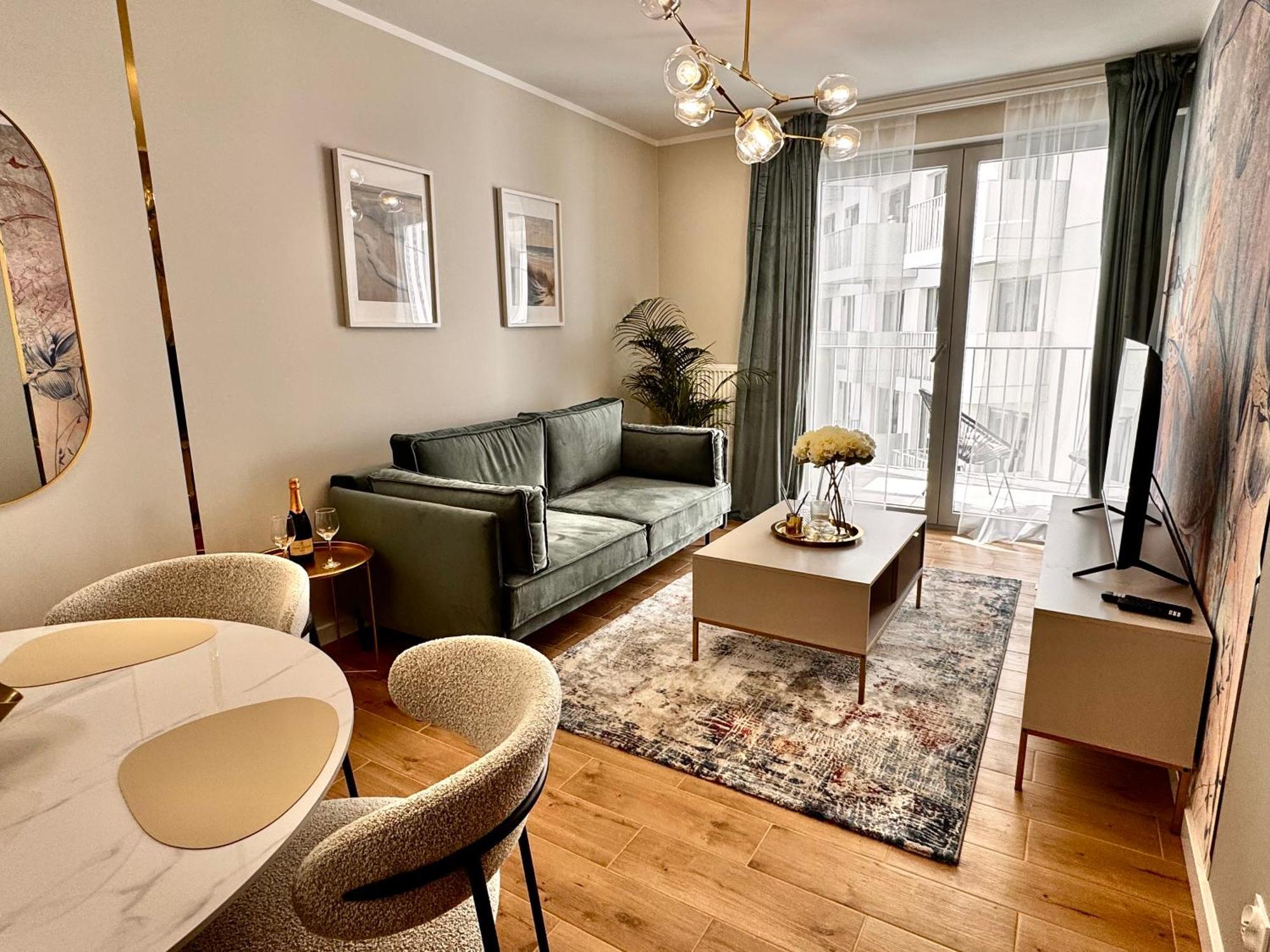 Zurawie Apartment