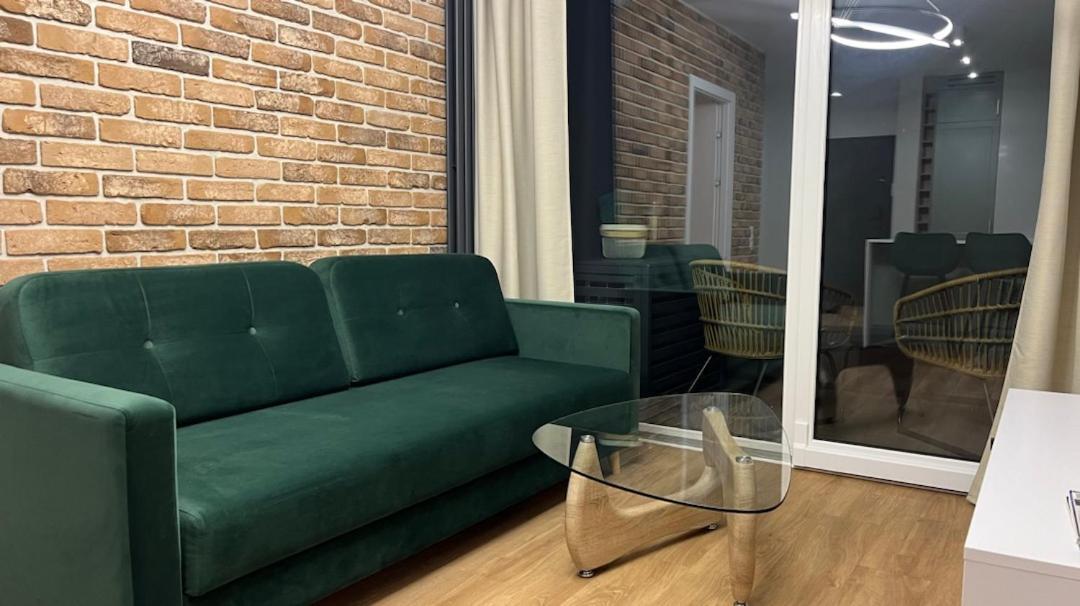 Chlebova - Riverside View Terrace, Free Parking, Gym & Kidsplay By Downtown Apartment *