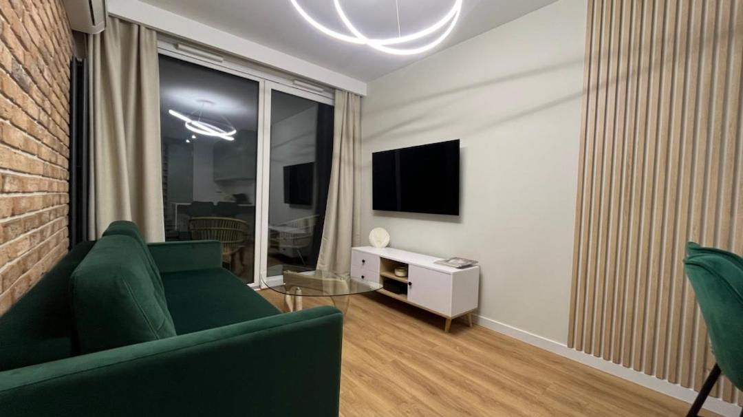 Chlebova - Riverside View Terrace, Free Parking, Gym & Kidsplay By Downtown *