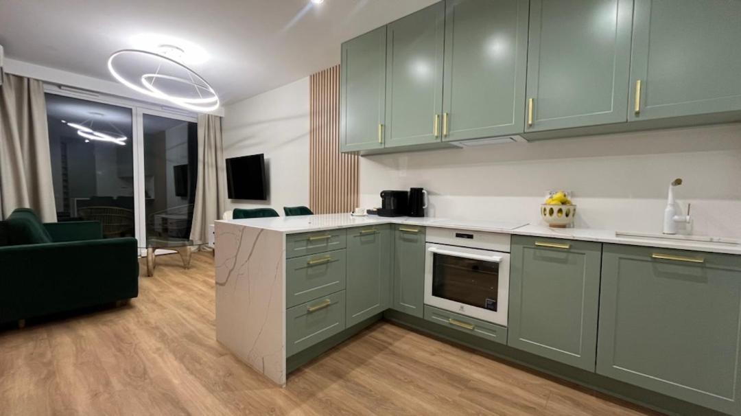 Chlebova - Riverside View Terrace, Free Parking, Gym & Kidsplay By Downtown