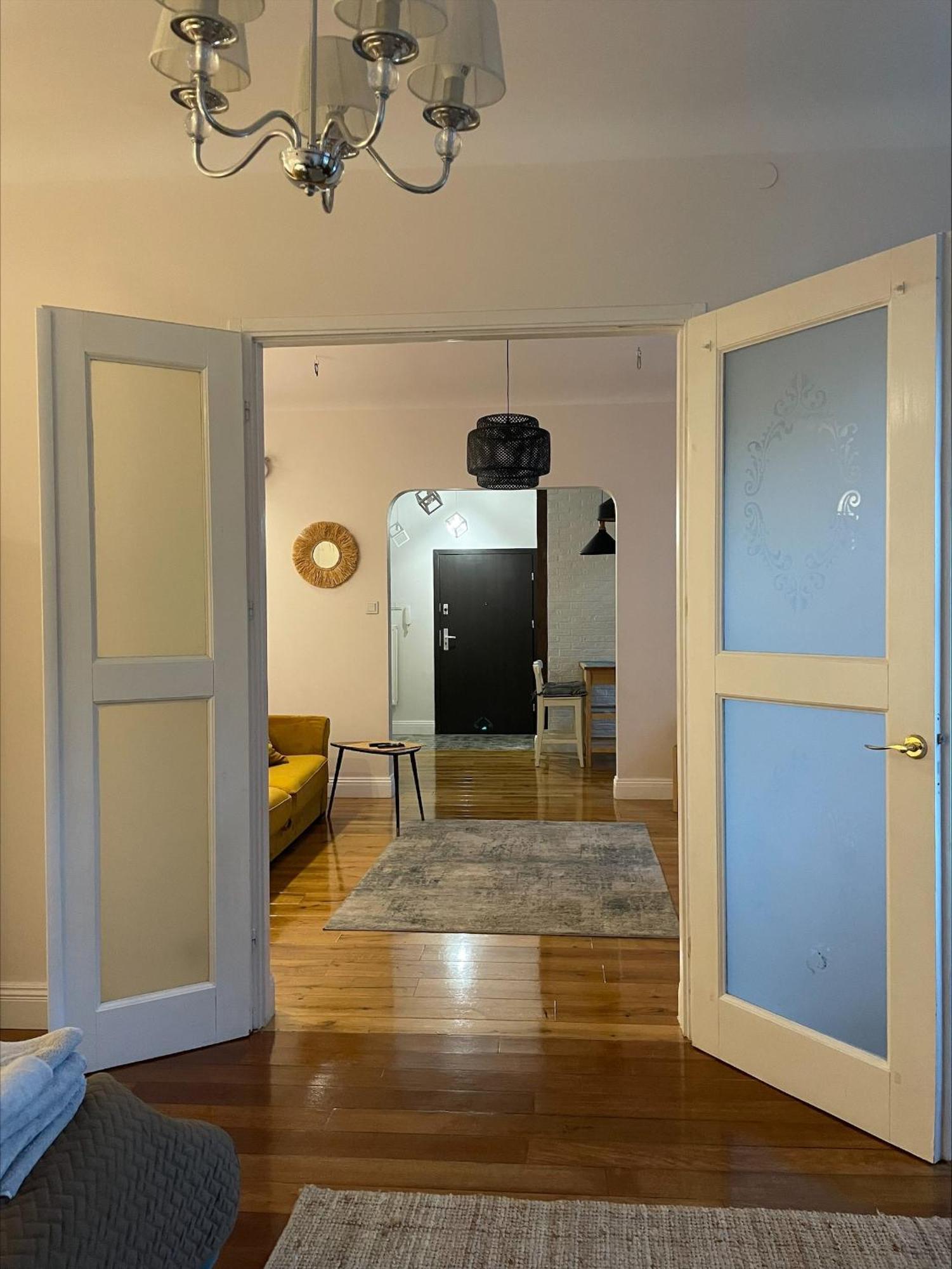 Przestronne Mieszkanie W Srodmiesciu, Apartment