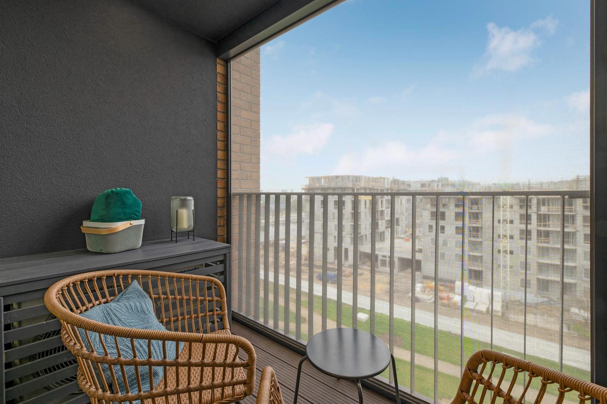 Chlebova - Riverside View Terrace, Free Parking, Gym & Kidsplay By Downtown Apartment *