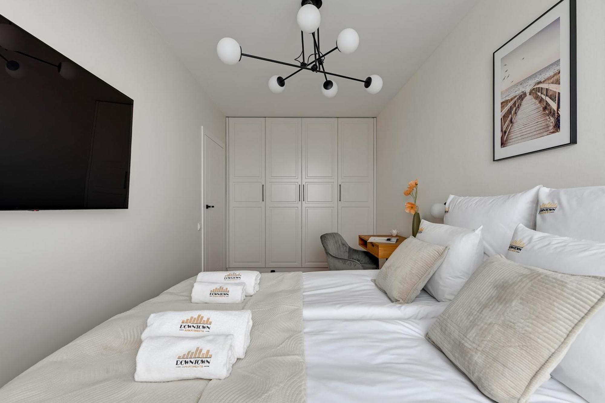 Chlebova - Riverside View Terrace, Free Parking, Gym & Kidsplay By Downtown Leilighet *