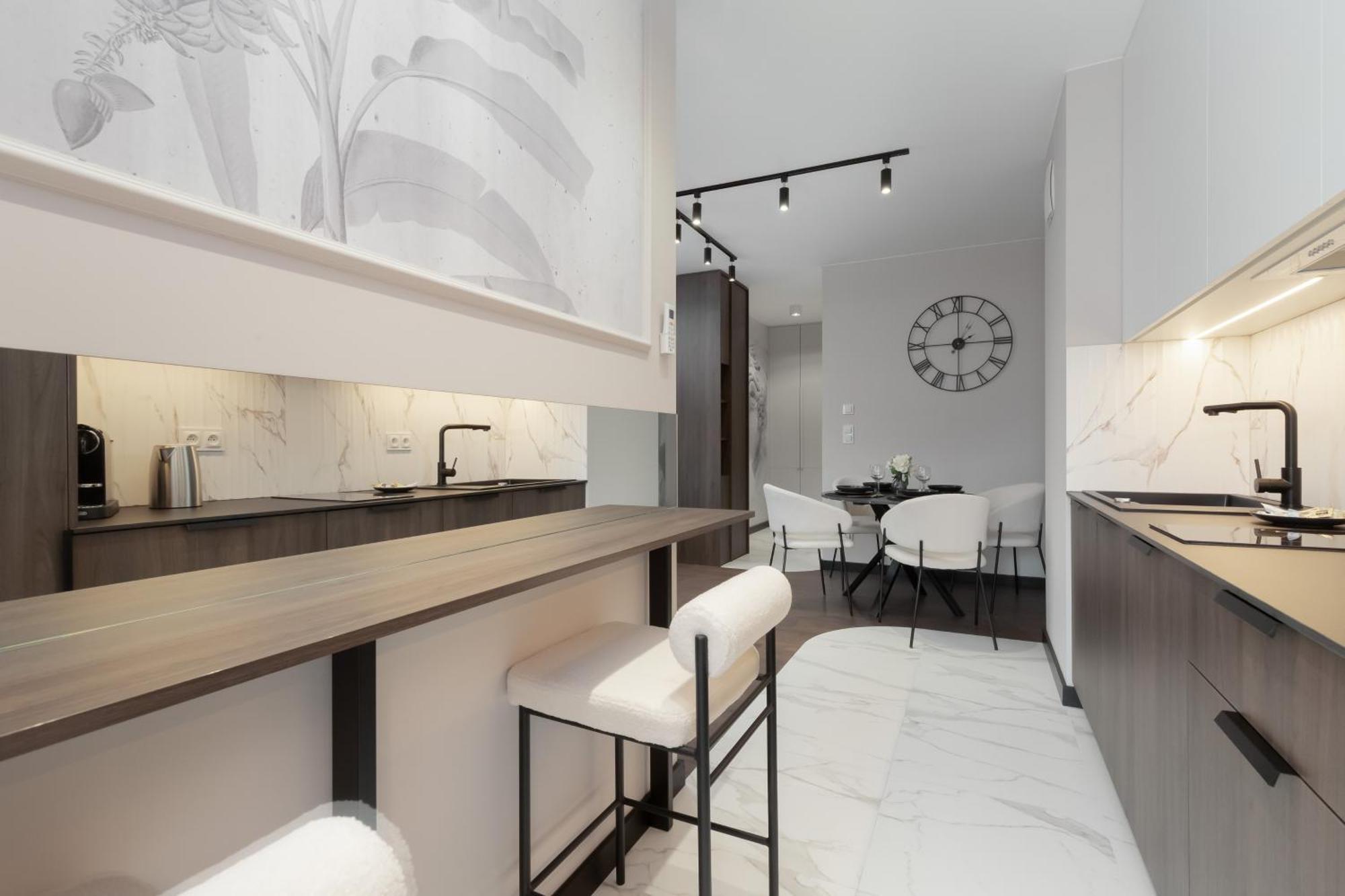 Elegant In With Sauna, Gym And Parking By Renters