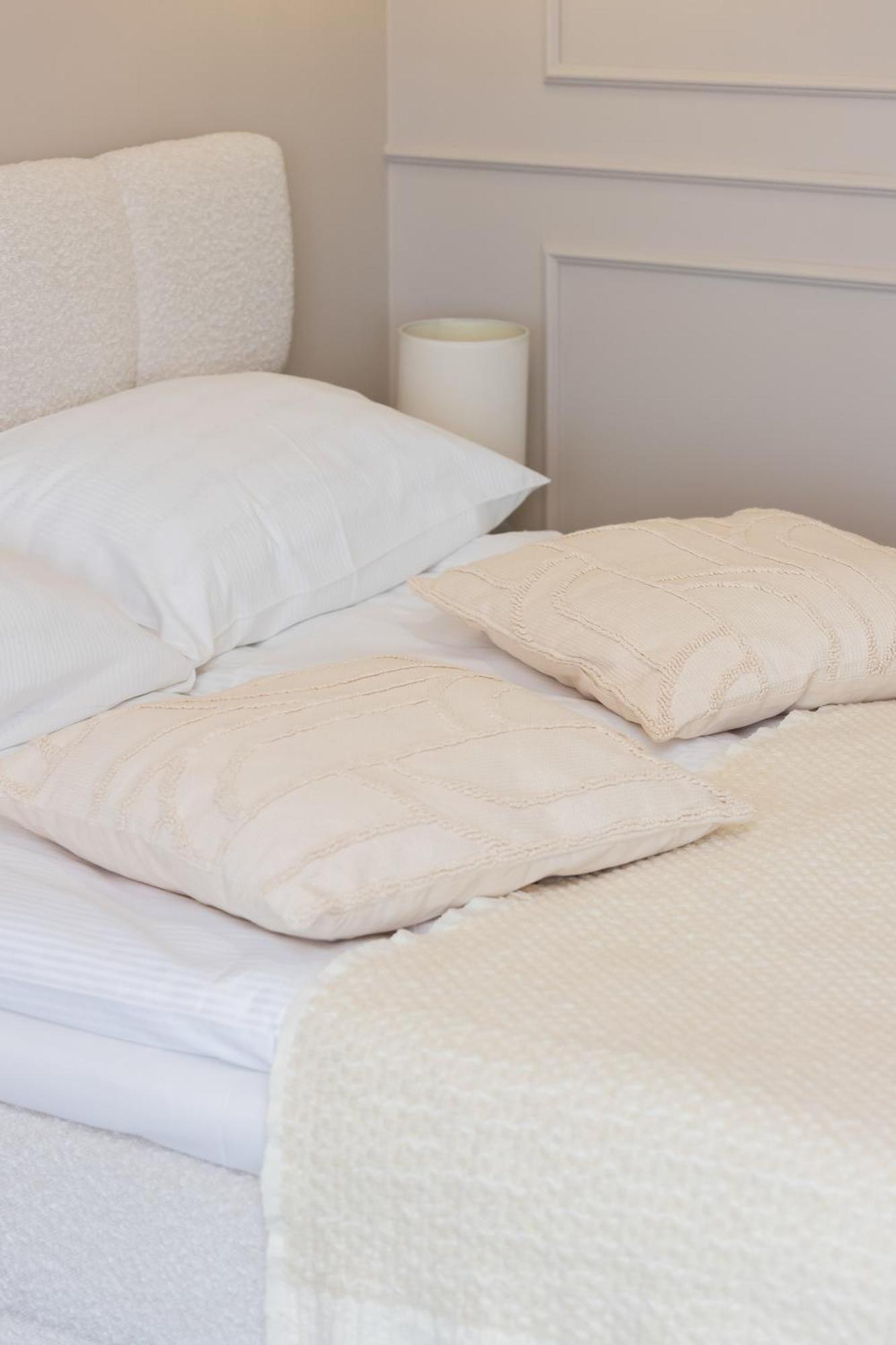 Elegant In With Sauna, Gym And Parking By Renters *