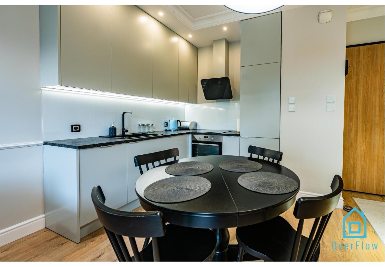 Oasis - 2,4 Km To Baltic Sea & 3 Km To Polsat Arena Apartment *