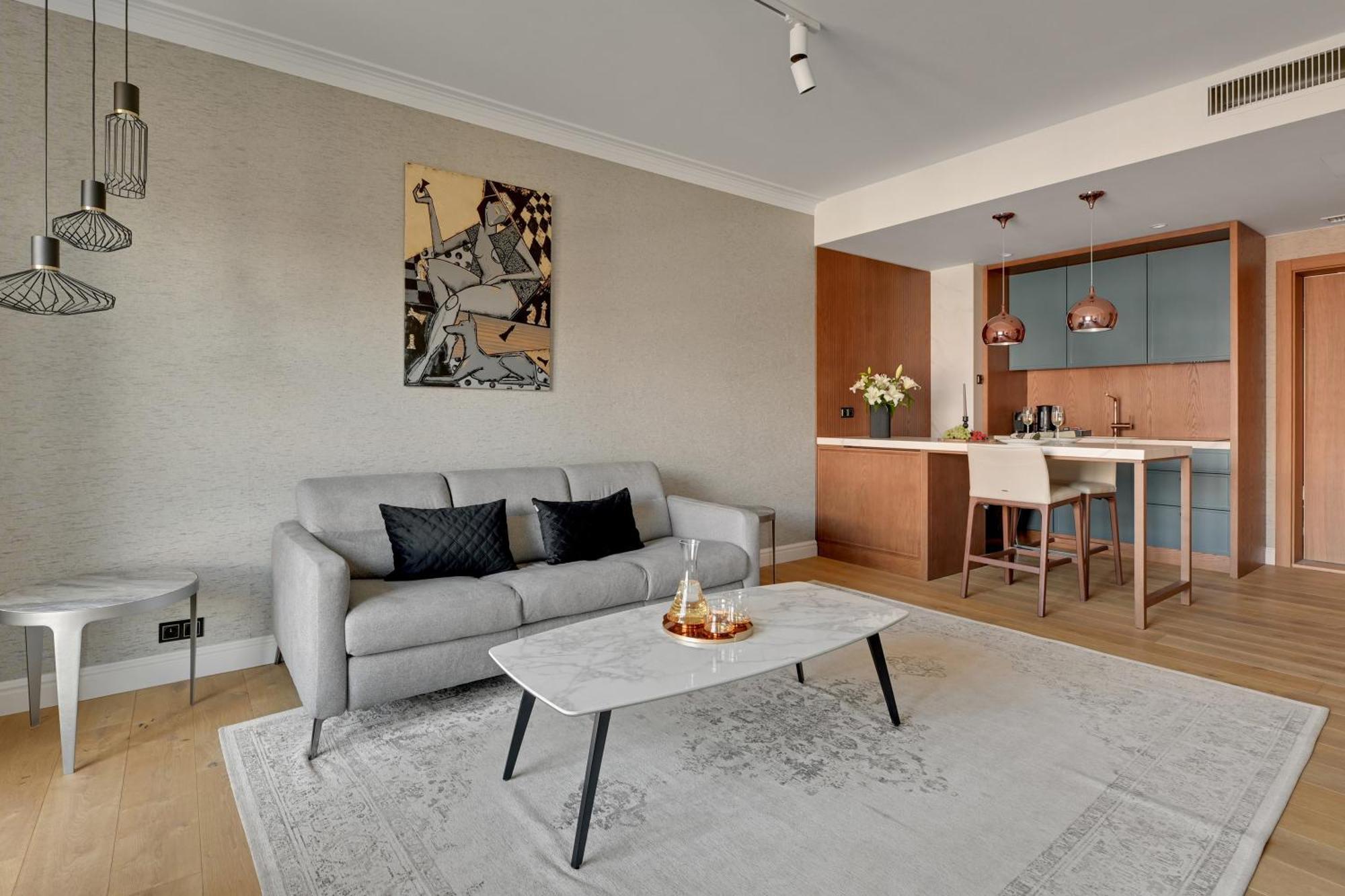 Deo Plaza Premium Suites, Riverside & Radisson By Downtown