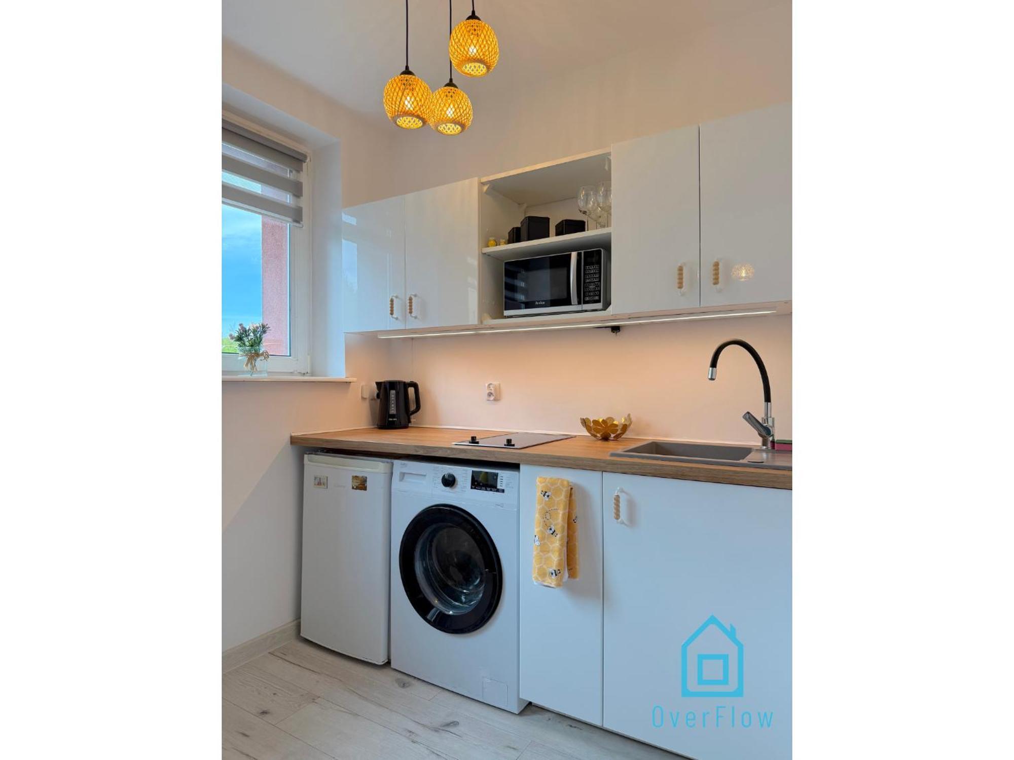 Honey Apartment- Cozy Retreat, 10 Minutes To Old Town Apartament *