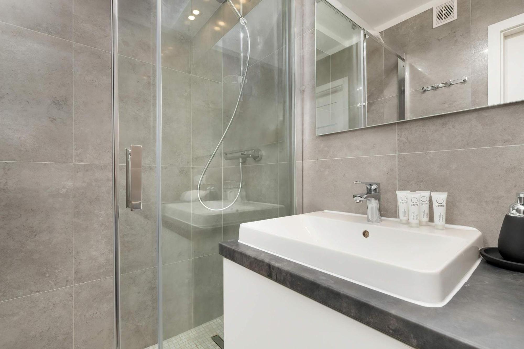 Apartment Family With 3 Bedrooms And Balcony By Renters