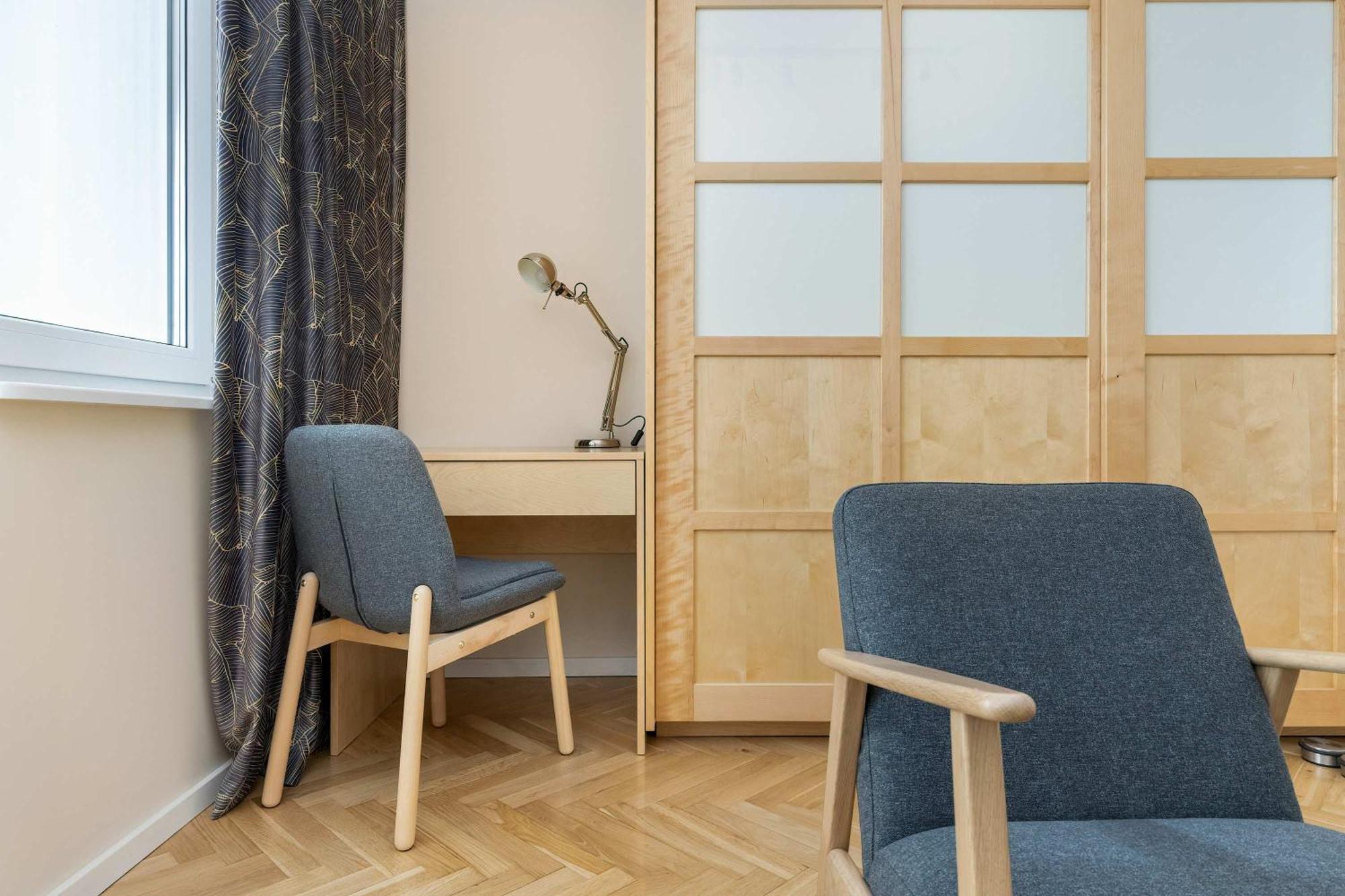 Family With 3 Bedrooms And Balcony By Renters