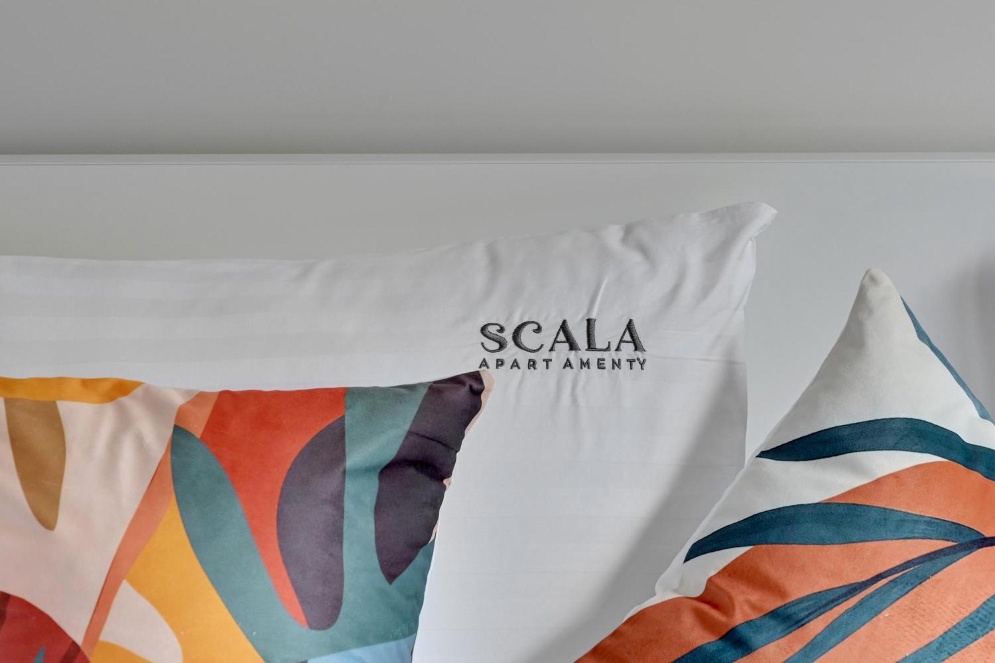 Scala 60c Center & By Lion *