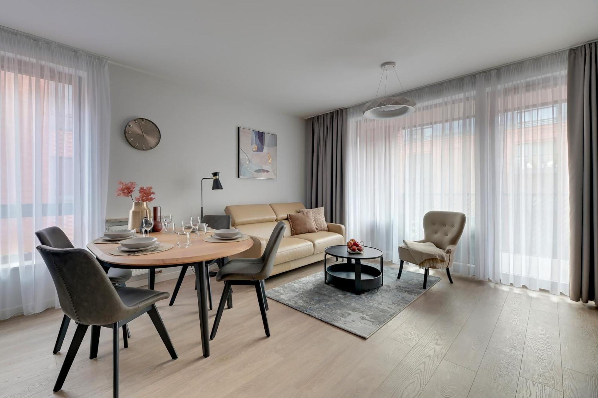 Scala 60h Center Premium With Parking By Lion * Gdansk