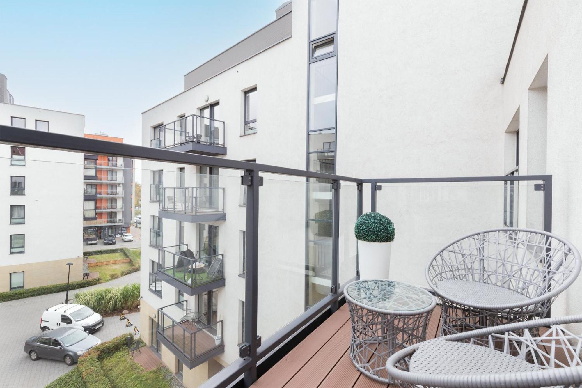 Flatbook Old Town - Stylish 2-bedroom With Parking Apartment *