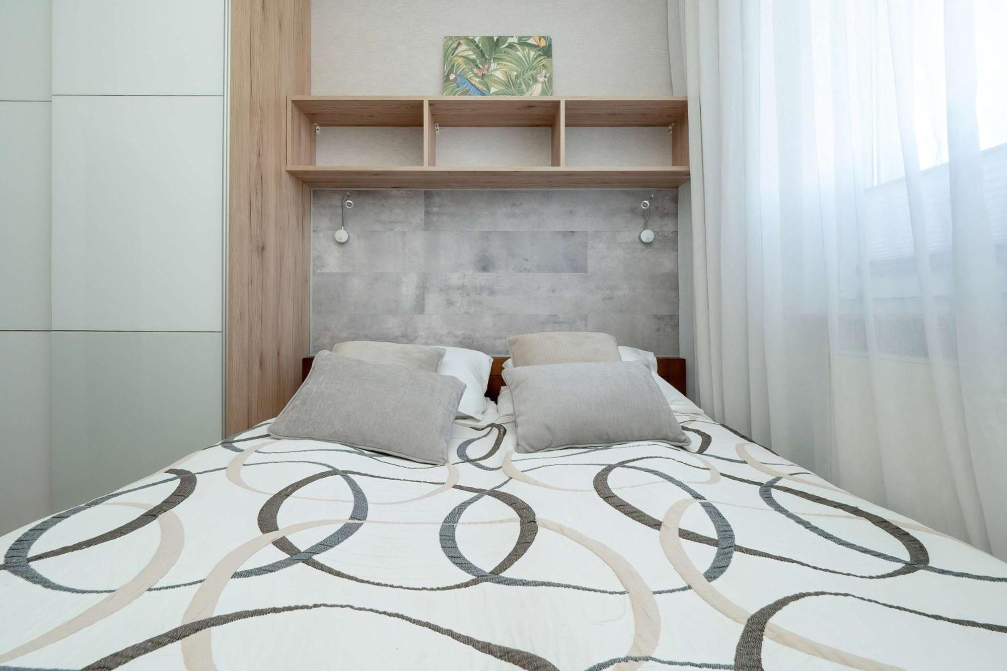 Spacious Two-bedroom With 2 Parking Spaces By Renters Apartment