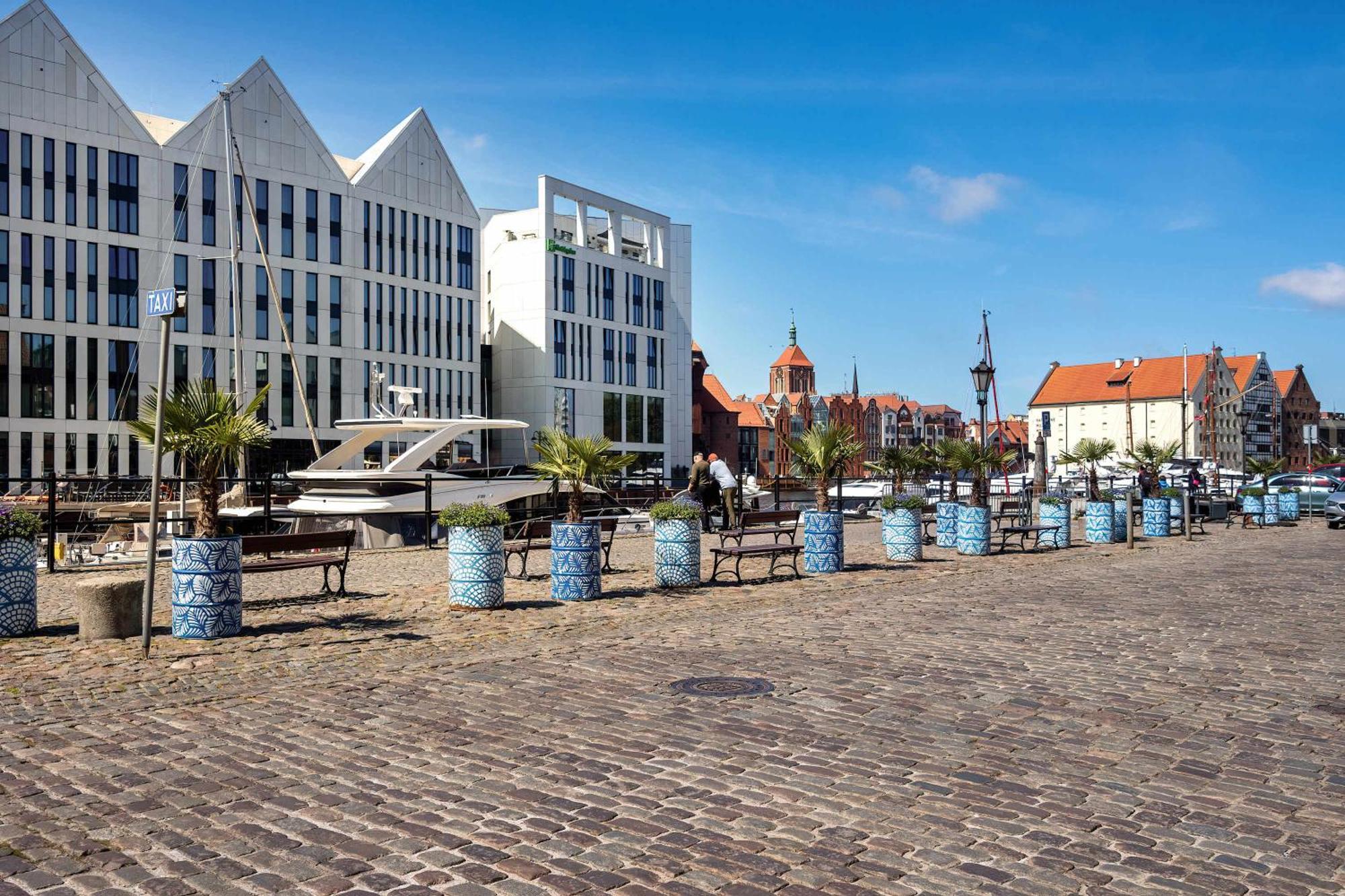 Stylish With Balcony & Parking Old Town By Renters