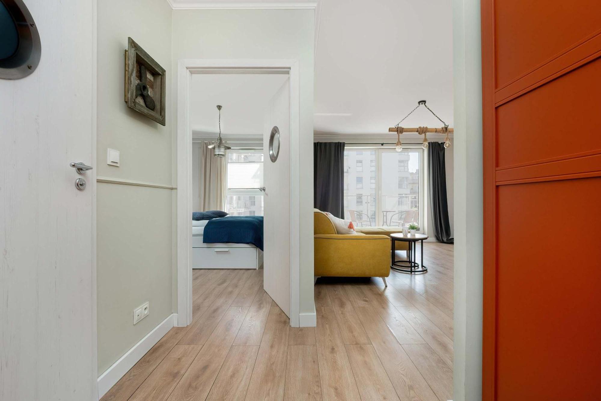 Stylish With Balcony & Parking Old Town By Renters