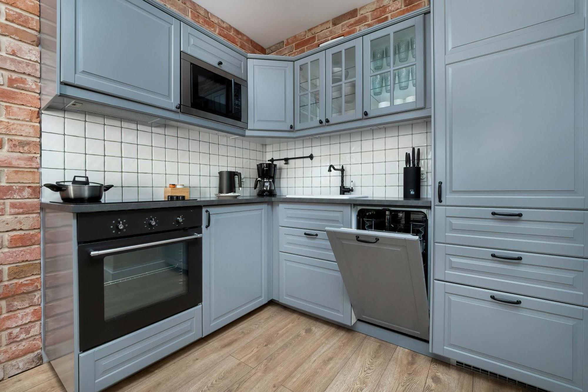 Stylish With Balcony & Parking Old Town By Renters