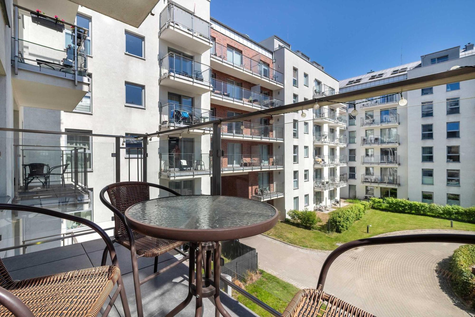 Stylish With Balcony & Parking Old Town By Renters *