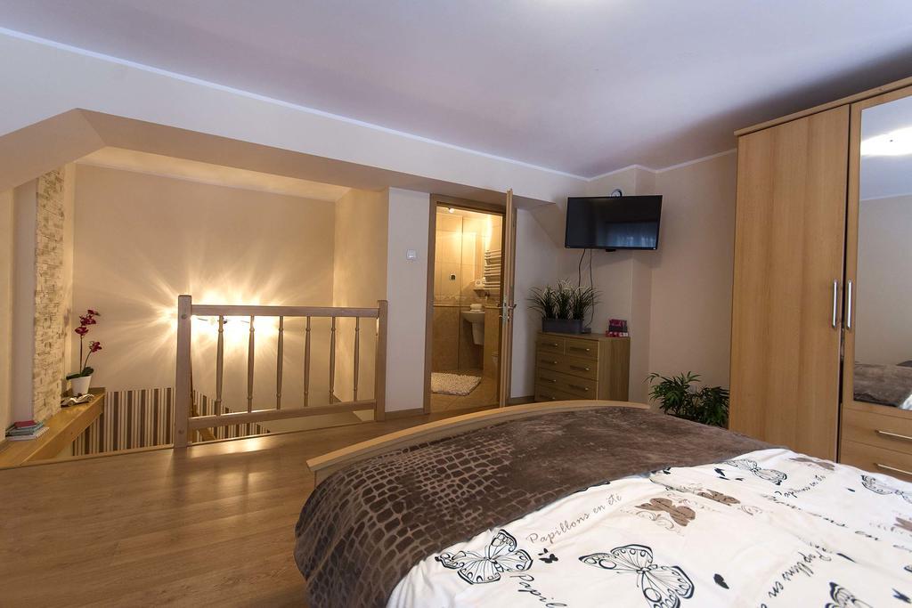 Apartment White Lions - Old Town *
