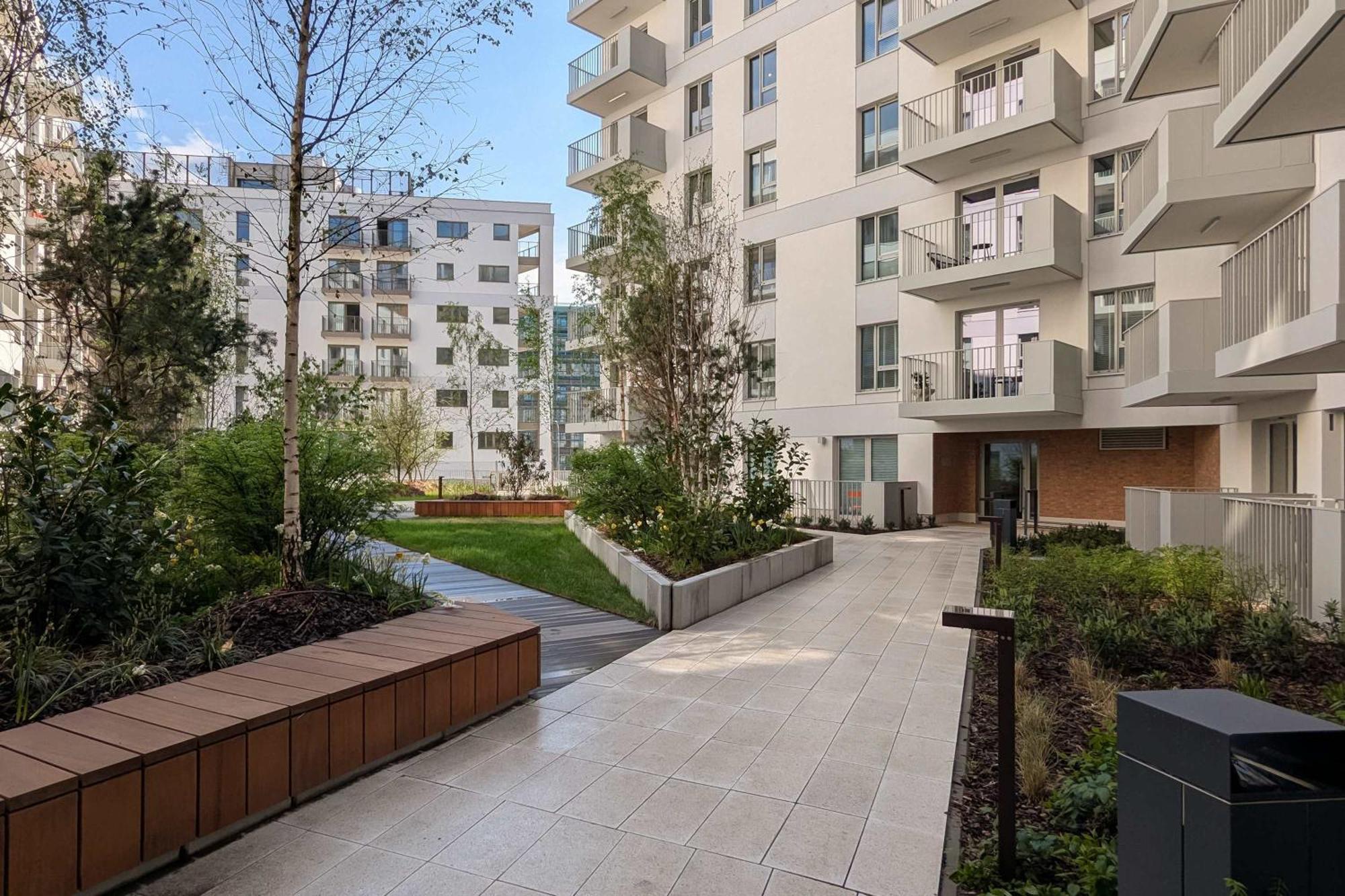 Modern Popieluszki 2c With Parking In The Center Of By Renters *