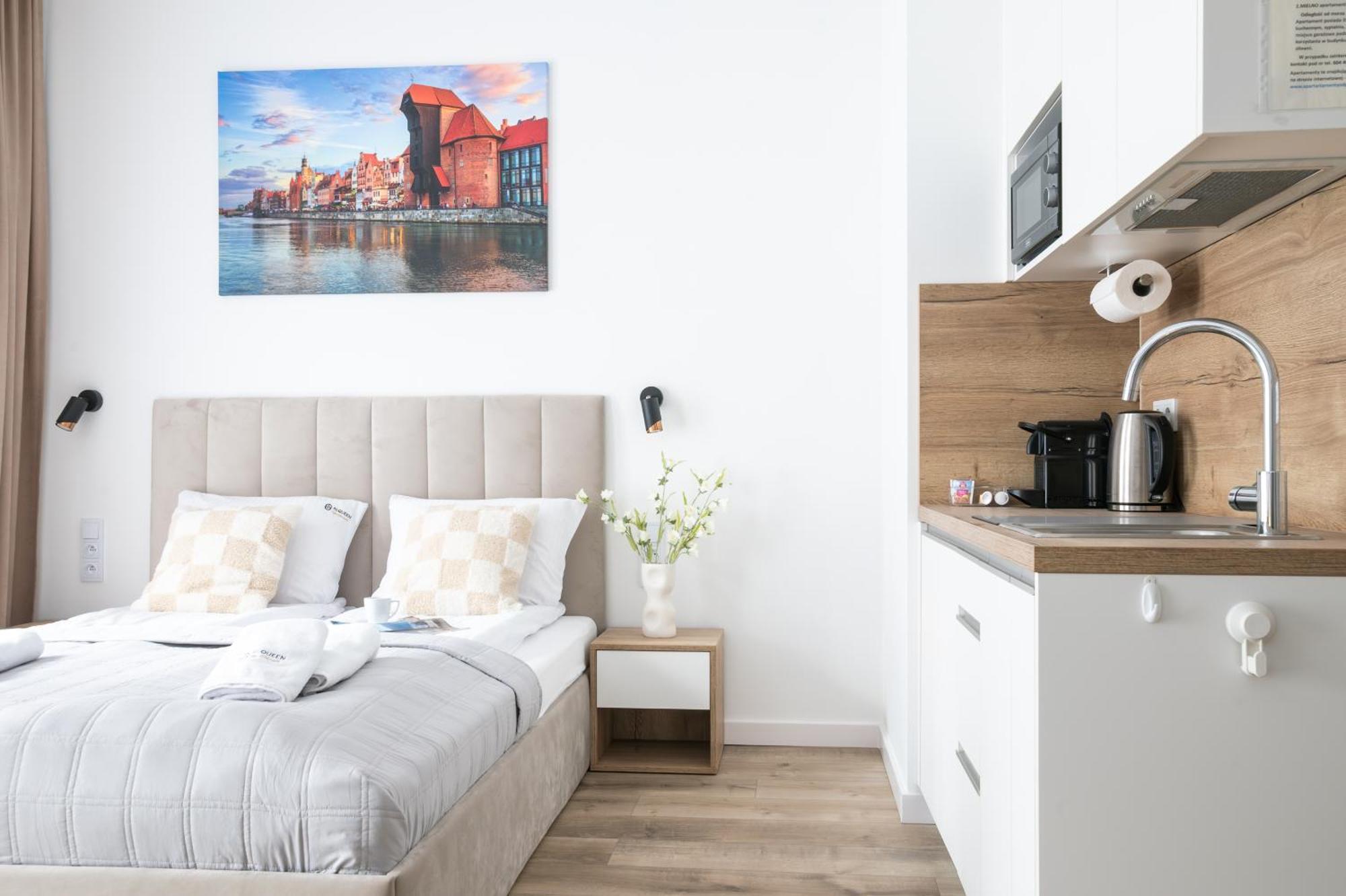 Apartment Pod Zurawiem Chmielna 110 By Alqueen