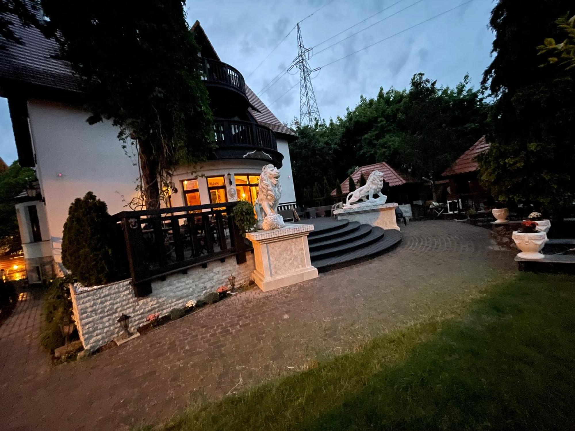 Bed & Breakfast Dworek Oliwski
