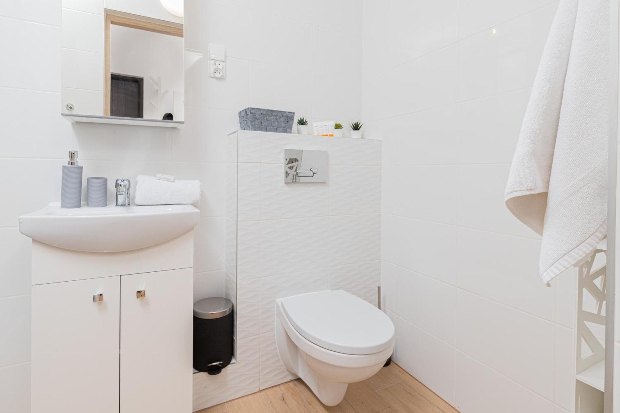Seaside & Park By Renters Apartment *
