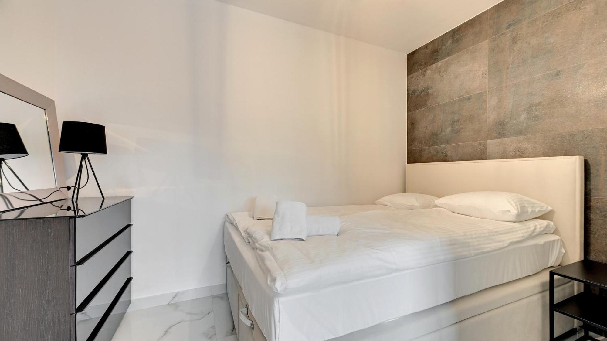 Wintera & Parking By Downtown Apartment *