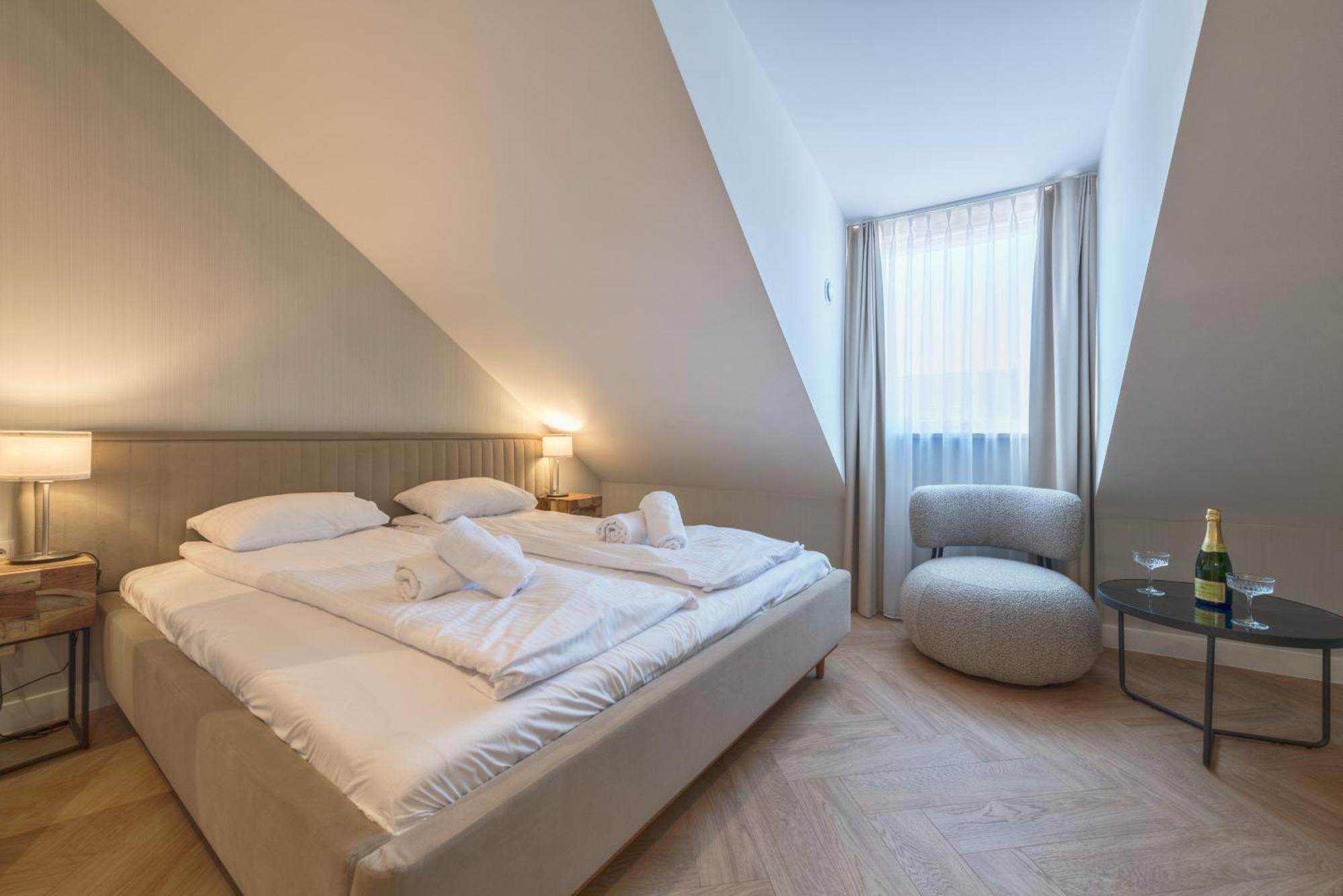 Retro Boutique By Northside Apartment