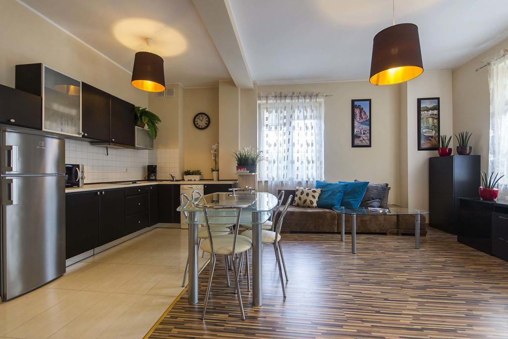 White Lions - Old Town Apartment *