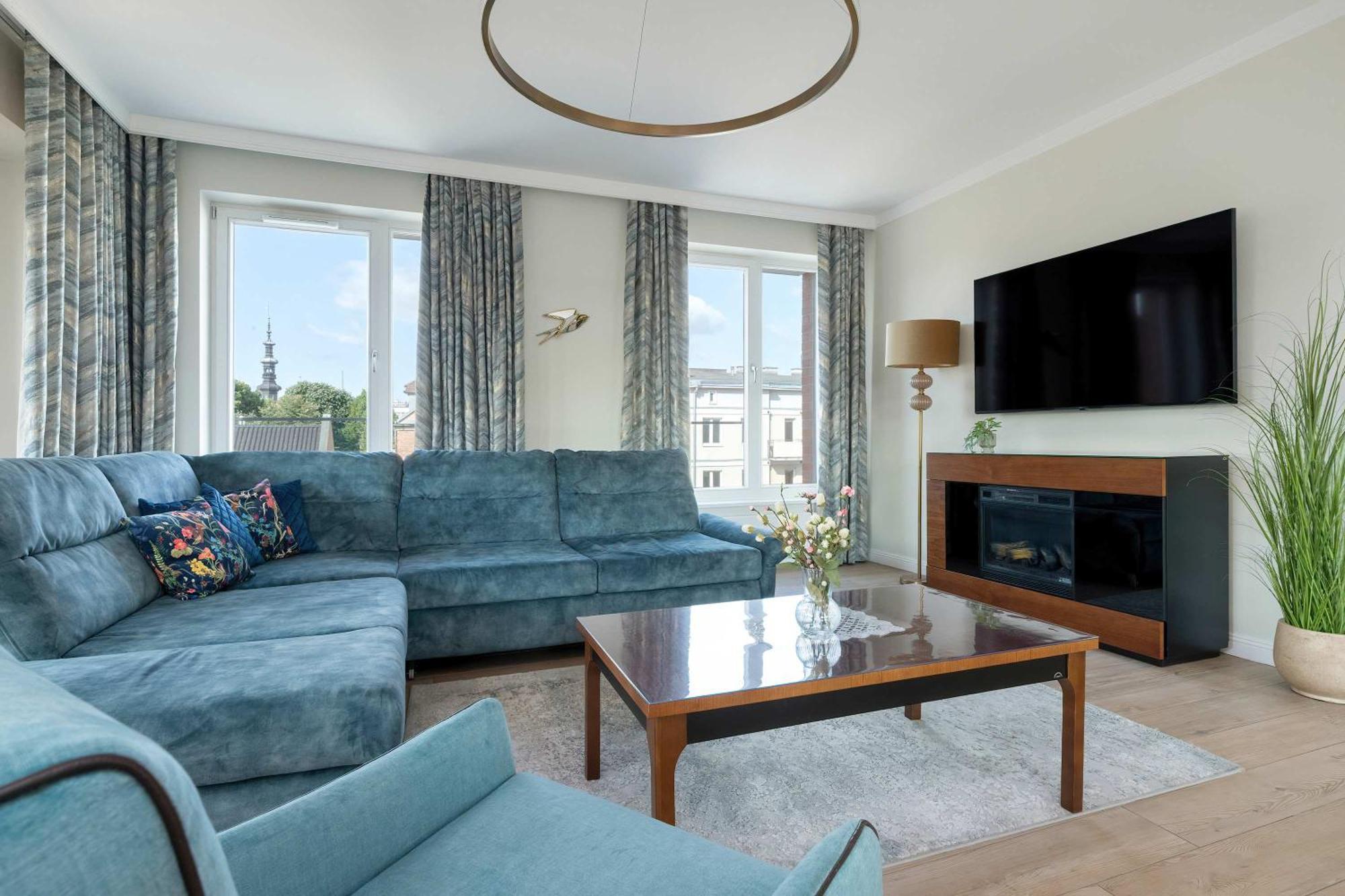 Luxury With Three Bedrooms Air Conditioning And Parking By Renters Lejlighed