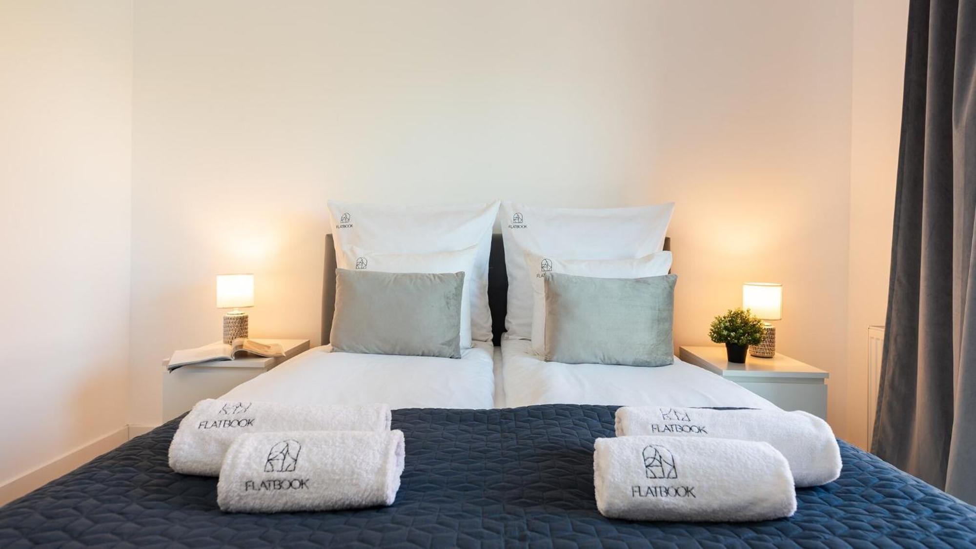 Flatbook - Riverside Loft With Parking Apartamento Gdańsk