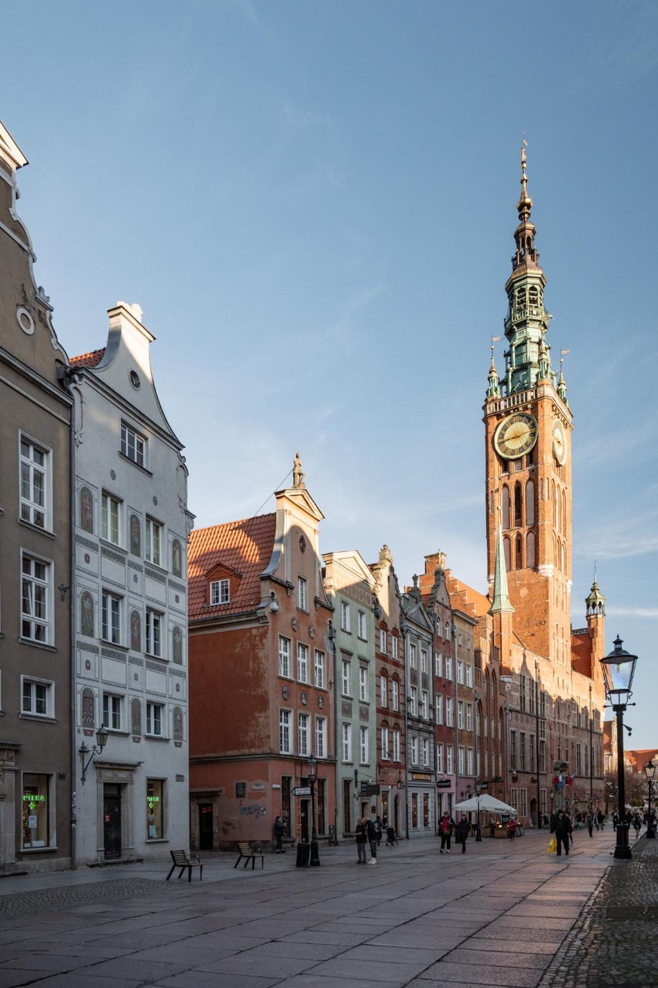 Ulica Dluga, Srodmiescie # Dluga Street