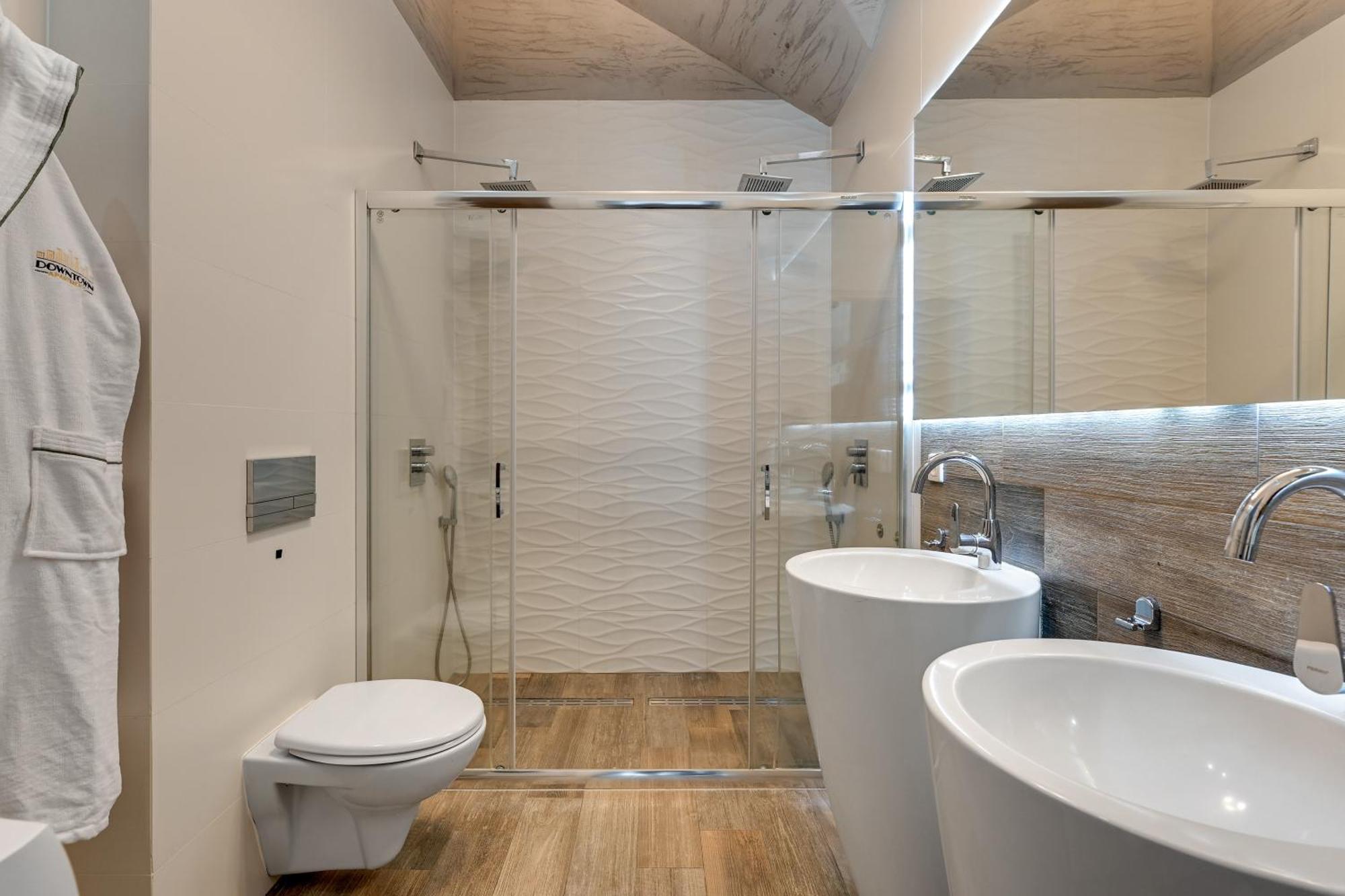 Apartament Waterlane Riverside - Spa, Pool, Gym & Parking By Downtown *