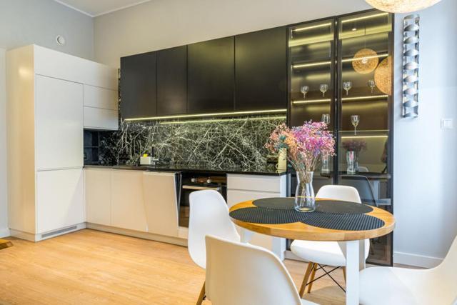 Apartment Przy Placu Zebran Ludowych