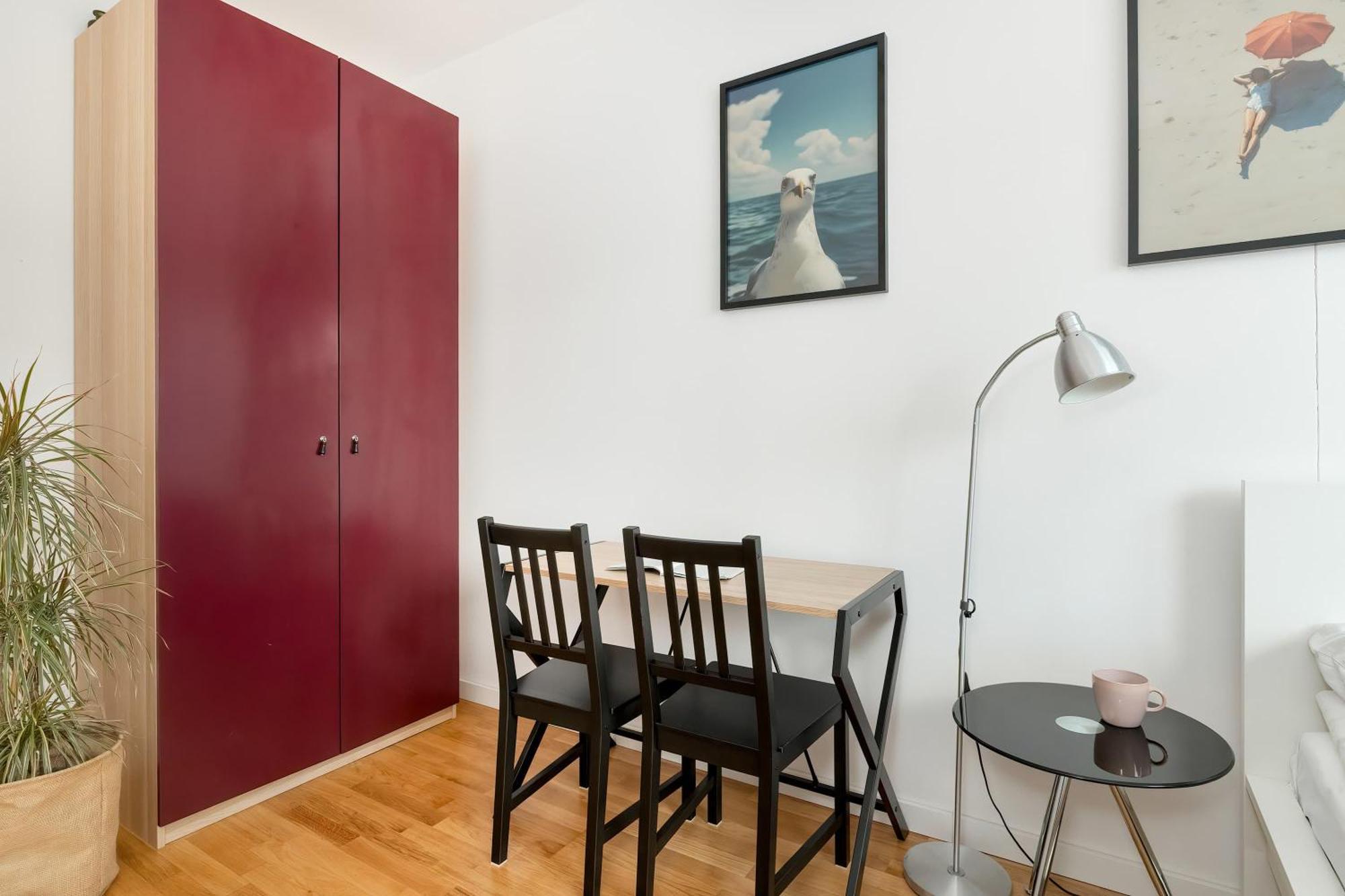 Lägenhet Modern With Parking & Balcony By Renters