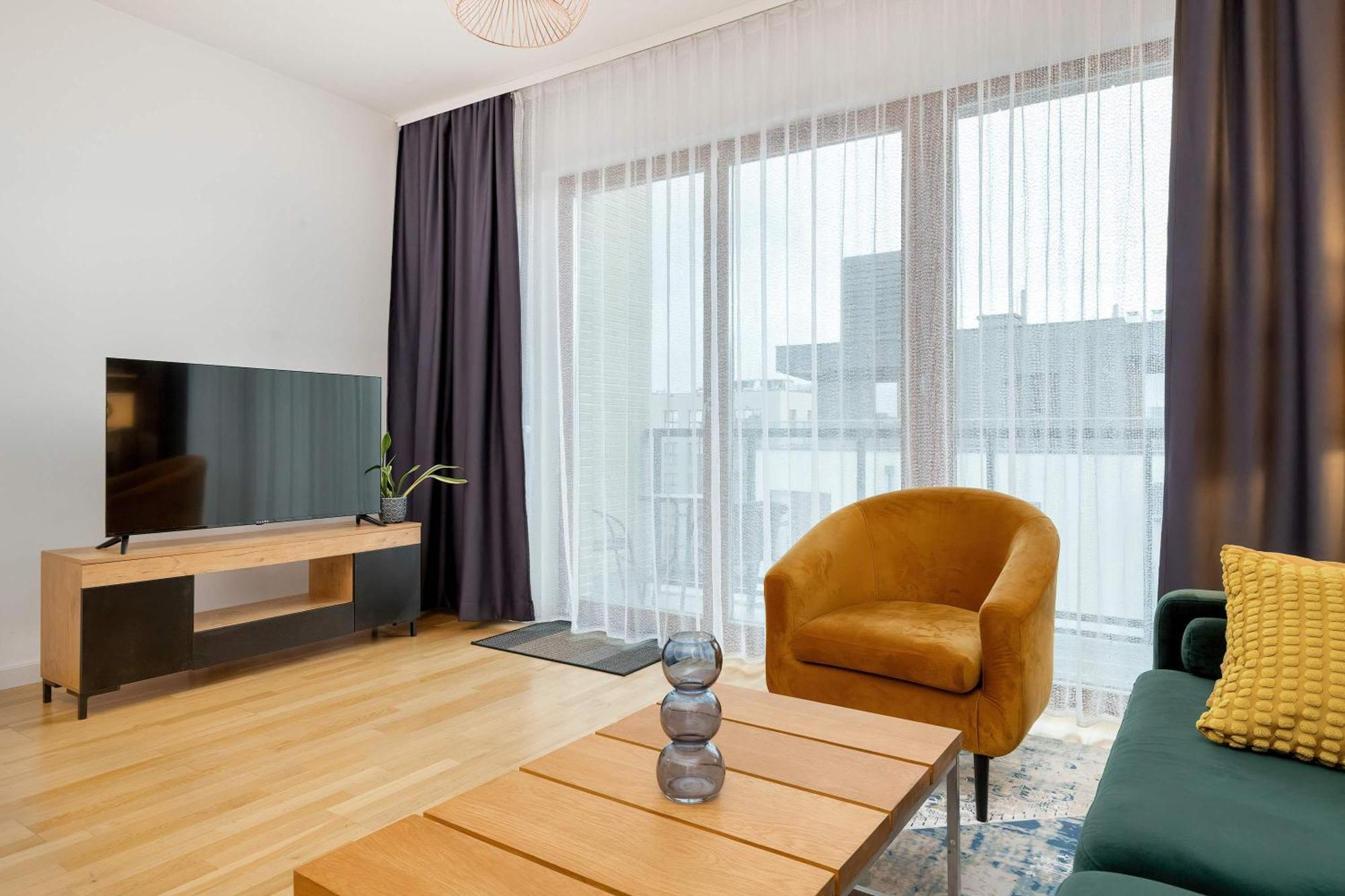 Lägenhet Modern With Parking & Balcony By Renters