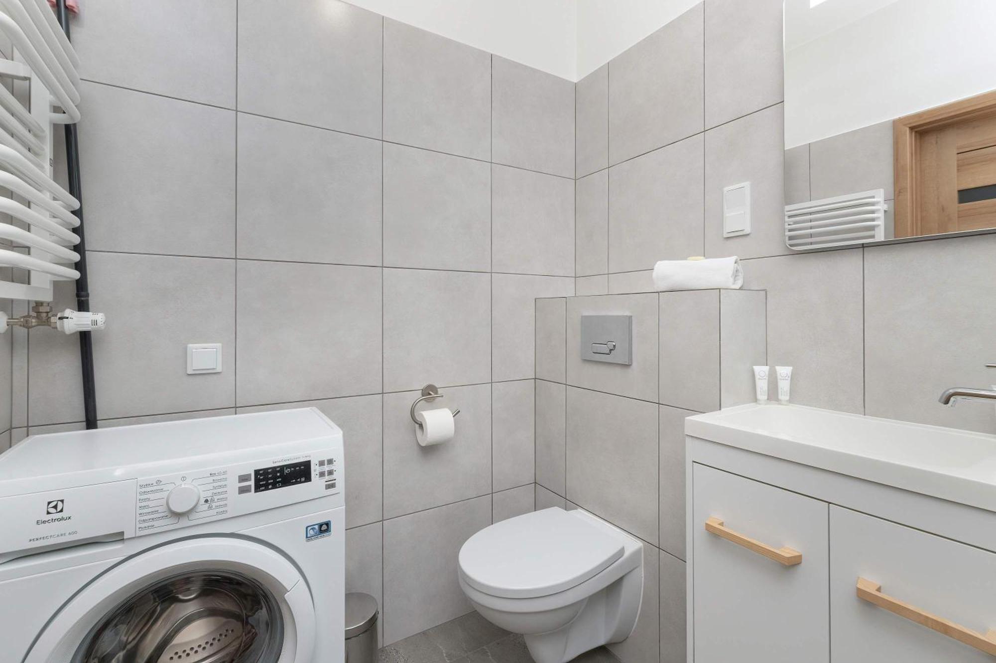 Cosy With Parking In By Renters Apartamento *
